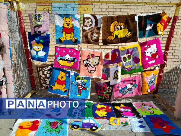 نمایشگاه کارآفرینی دانش‌آموزان دبیرستان حجاب شهرستان ورامین