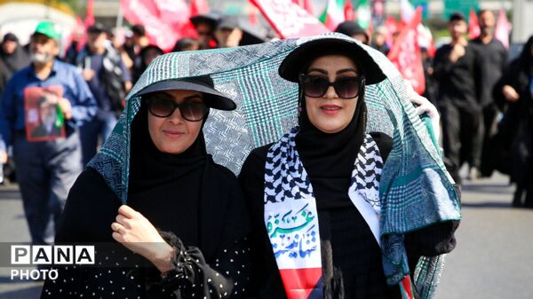 وداع حماسی ملت با پیکر مطهر پیشوای انقلاب اسلامی