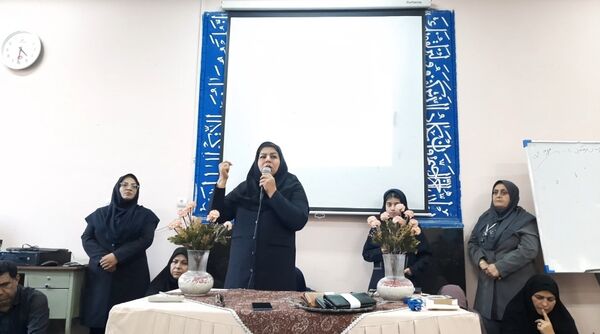  جلسه انجمن اولیا و مربیان در دبیرستان فرهنگیان ناحیه ۷مشهد 