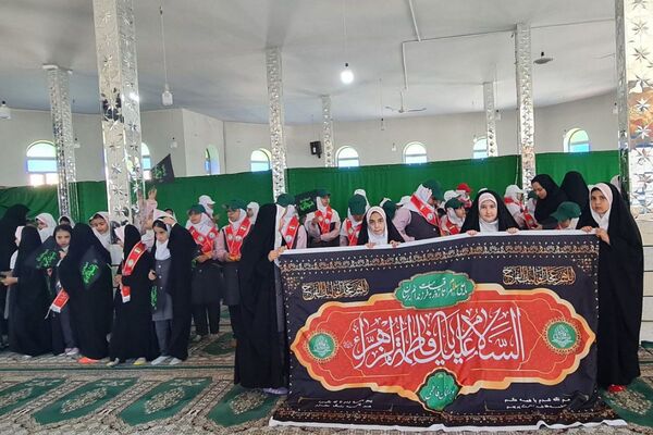 طرح "لاله‌های روشن"  در دبستان نجمه فیروزکوه 