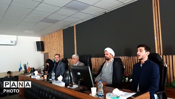 تجلیل از برگزیدگان رویدادهای قرآنی و فرهنگی منطقه ۱۶ تهران