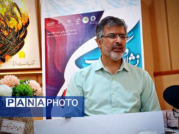 دانش آموزان دبیرستان میثاق از نمایشگاه خط بازدید کردند 