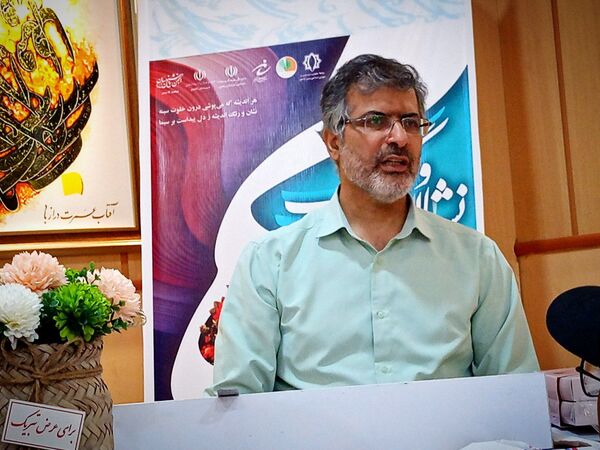 دانش آموزان دبیرستان میثاق از نمایشگاه خط بازدید کردند 