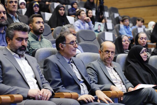 تجلیل از برگزیدگان ایثار با یاد شهدای شجره طیبه