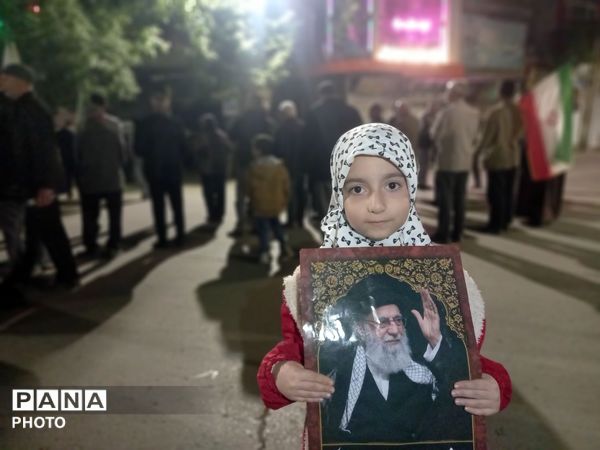 حضور پرشور مردم تویسرکان در راهپیمایی «تا پای جان برای ایران»