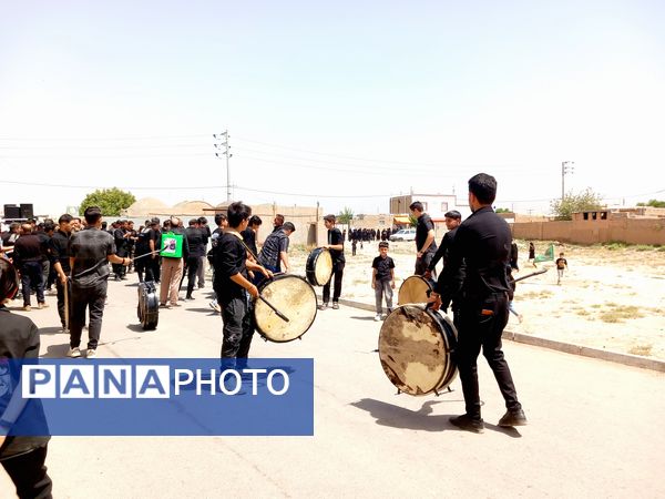 برگزاری تاسوعا حسینی در روستای بزنجرد