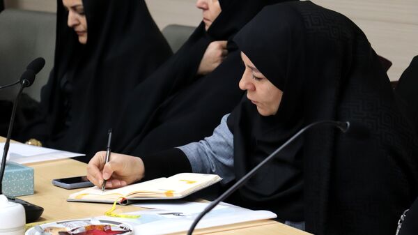 رویداد الگوسازی از زنان موفق و فعال در گفتمان الگوی سوم زن مسلمان