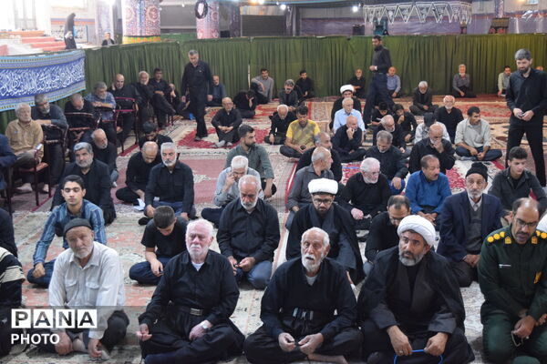 مصلی امام حسین(ع) فارسان بار دیگر میزبان اجتماع نمازگزاران جمعه شد