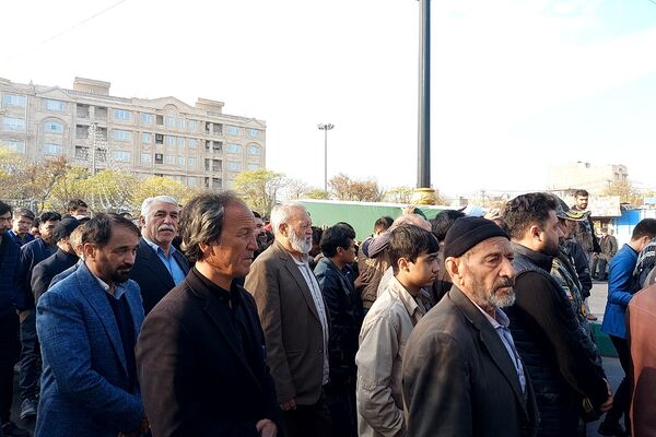 تشییع پیکر شهید مدافع حرم رضا مرادی در باقرشهر 