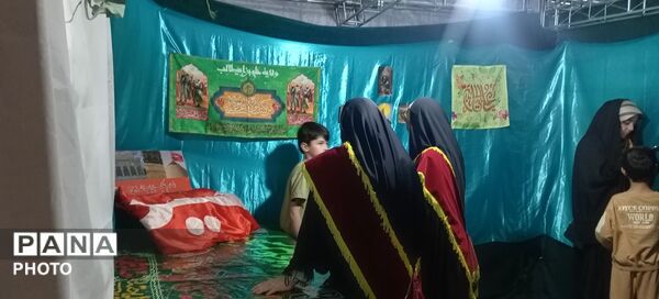 گذری بر غرفه های دهه نودی ها در نیشابور