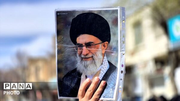 اقامه نماز جمعه و راهپیمایی باشکوه در فارسان 
