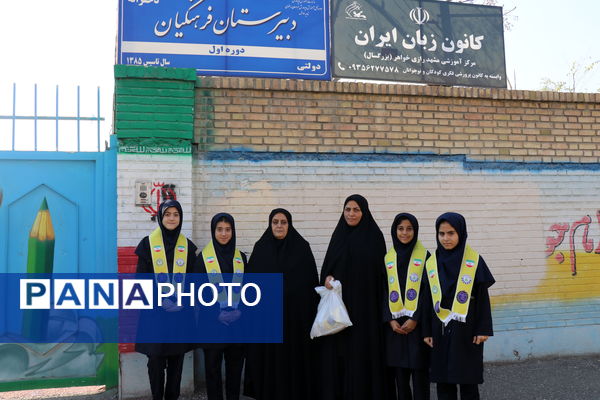 همدلی دانش‌آموزان دبیرستان فرهنگیان ناحیه۷ با دانش‌آموزان غزه