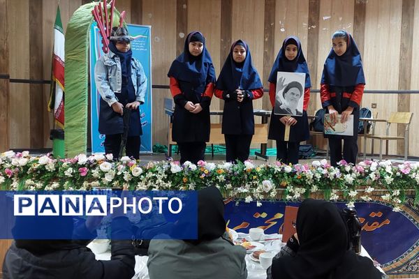 داوری آثار تئاتر درسی در ناحیه سه شیراز 