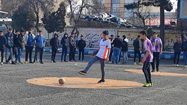 فینال مسابقات گل کوچیک در دبیرستان شاهد ابوذر غفاری 