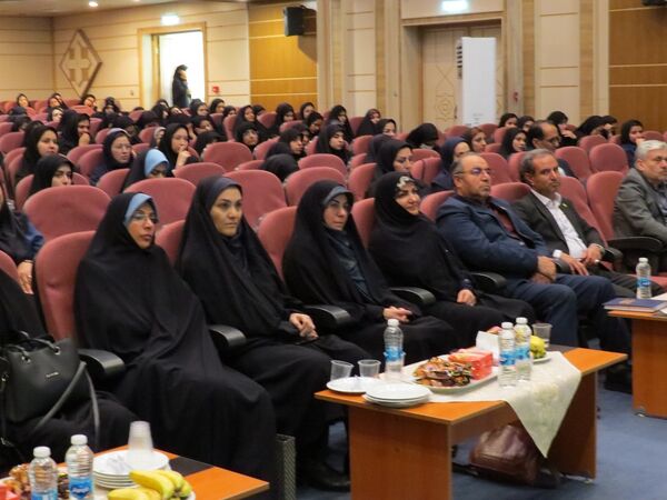 دیدار مشاور وزیر در امور زنان با دانشجویان دانشگاه فرهنگیان 