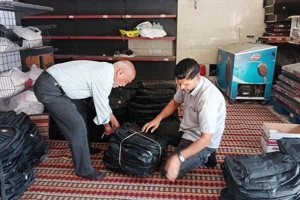 700 کیف پر از امید، هدیه خیر شهرستان قدس برای دانش آموزان نیازمند