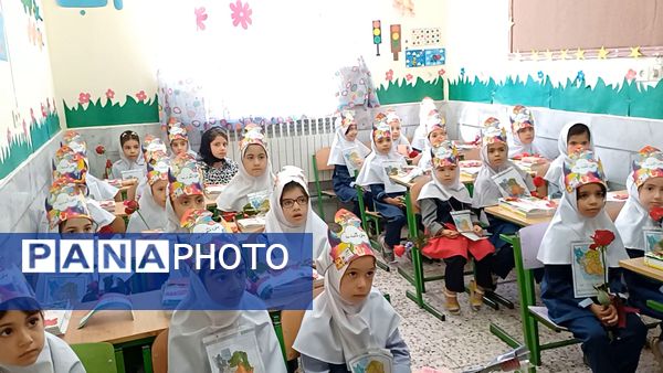 آیین جشن شکوفه‌ها در دبستان زکیه شیروان