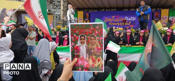 برگزاری روز دختر در میدان امام حسین(ع)