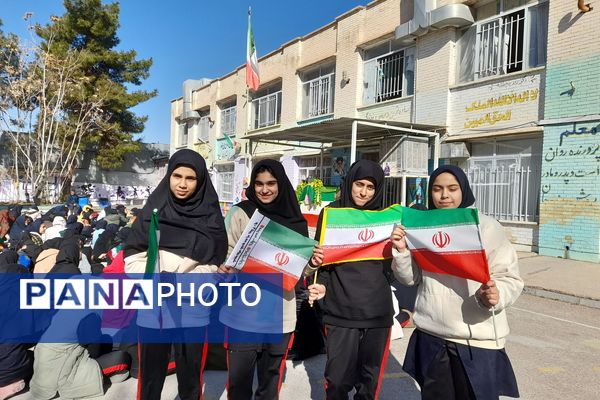 بزرگداشت دهه فجر در دبیرستان شاهد فیض ناحیه 3 شیراز