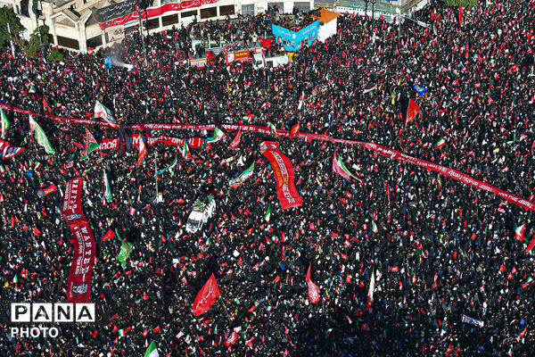 تشییع پیکر رهبر شهید انقلاب در مشهد مقدس-۱

