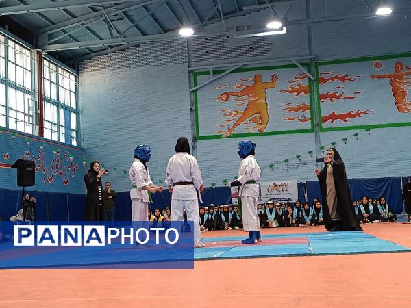  همایش دانش‌آموزی یاوران انقلاب شهرستان ورامین