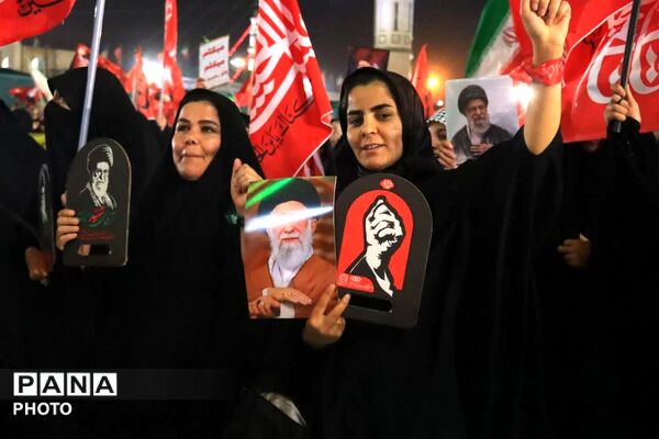 قاب هایی از یک بدرقه آسمانی ماندگار 