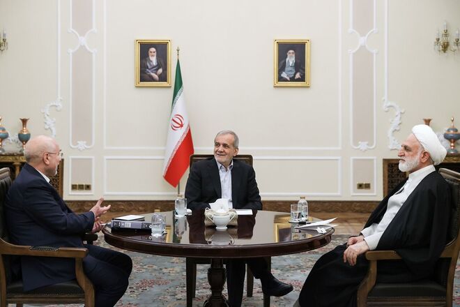 تأکید سران قوا بر تحکیم وحدت ملی و صیانت از اقتدار ایران