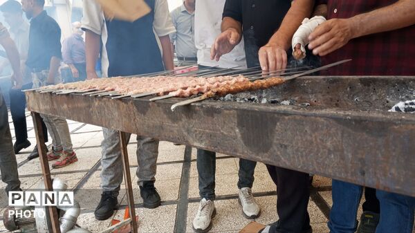 توزیع غذا در عید غدیر 