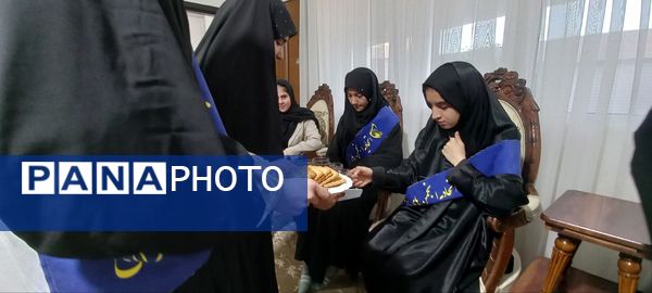 دیدار دانش‌آموزان دبیرستان بهار آزادی با همسر شهید مجید رجایی