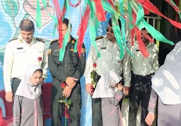 مراسم گرامیداشت هفته نیروی انتظامی در دبستان شاهد عبدالرحمن آدمی