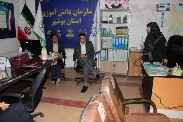 کافه کتاب با موضوع قدرت قدردانی در سازمان دانش‌آموزی استان بوشهر 