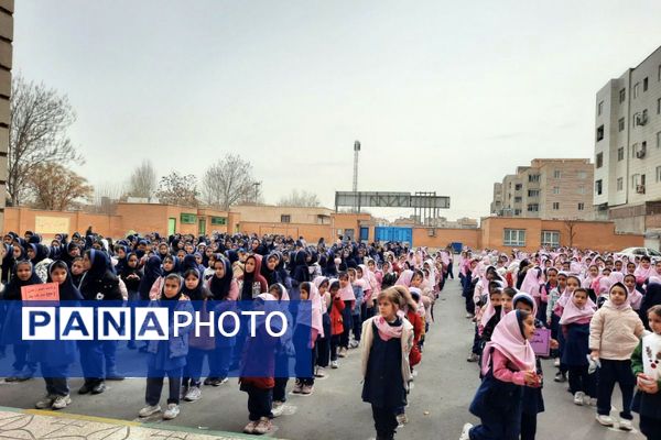  جشن نیمه شعبان در مدرسه مهرآیین ناحیه دو بهارستان