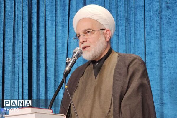 دیدار راهبردی نماینده ولی‌فقیه با مدیران مرکز بزرگ اسلامی غرب کشور