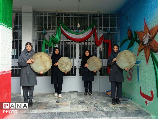جشن استعداد و هویت ‌یابی ، هر دانش آموز یک مهارت  در دبیرستان دخترانه نجمه صدری  