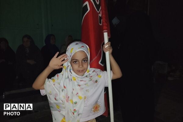 کوچک‌ترین حاضران شهرک انقلاب؛ کودکان در قاب یک اجتماع مردمی