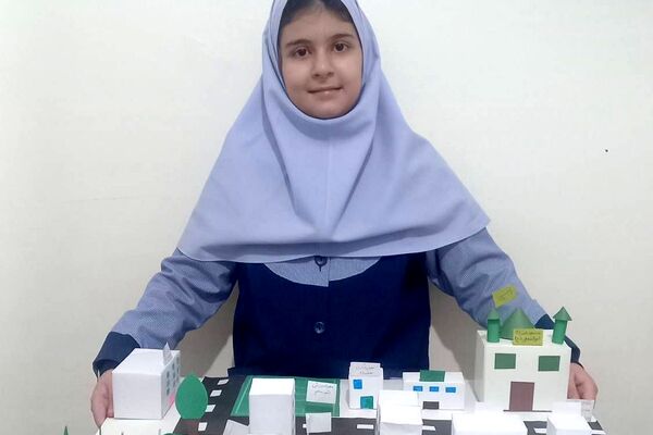 نمایشگاه دست سازه های دانش‌آموزی در دبستان شهید مجید مجیدی ناحیه دو شهرری 