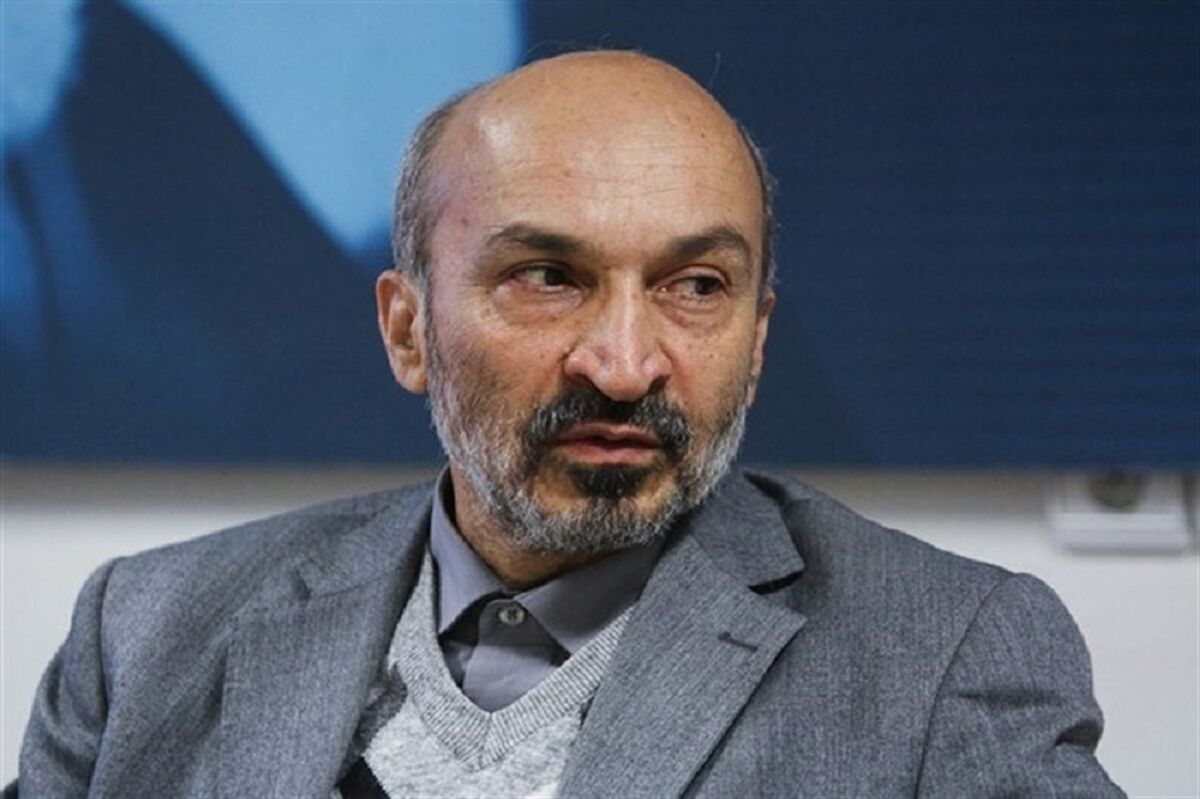 بازدید رئیس دانشگاه تهران از کتابخانه مرکزی و مرکز اسناد 