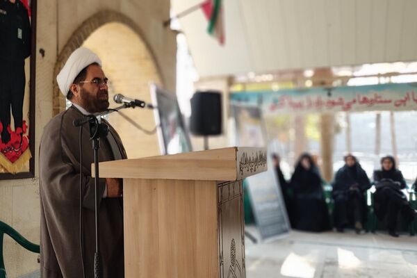 مراسم عزاداری حضرت ام‌البنین(س) همراه با تجلیل از خانواده‌های شهدا در رباط‌کریم