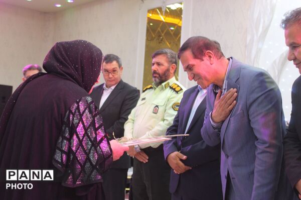تجلیل از سفیران سلامت در شهرستان ملکان