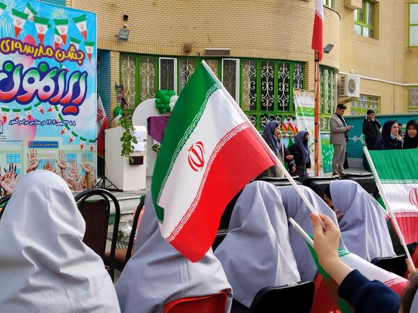  طنین زنگ انقلاب در مدرسه «طوبی» ناحیه ۶ مشهد
