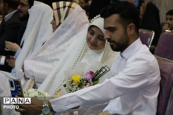 ندای هلهله فرشته‌ها در ورزشگاه انقلاب کرج 