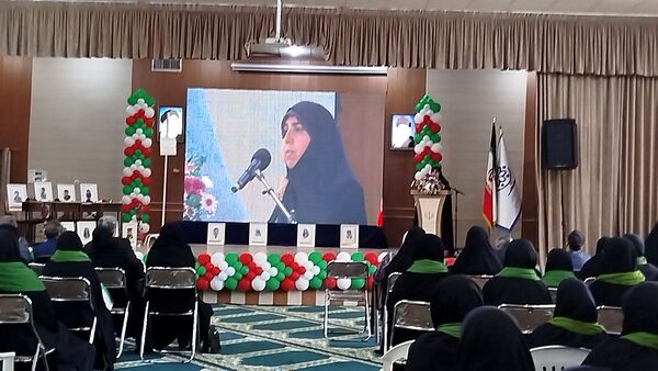نواخته شدن زنگ ایثار و شهادت در دبیرستان شاهد خاندان قفلی ناحیه ۷