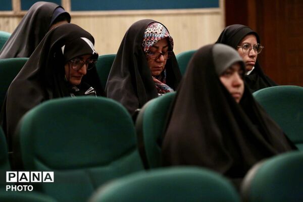 نشست خبری تشریح برنامه های سپاه و بسیج قم در هفته دفاع مقدس