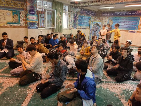 ضیافت افطاری دبیرستان شهدای مدافع حرم منطقه ۱۰