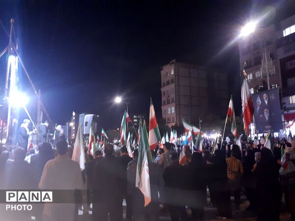 پنجاه وچهار شب در میدان پای کار ایران