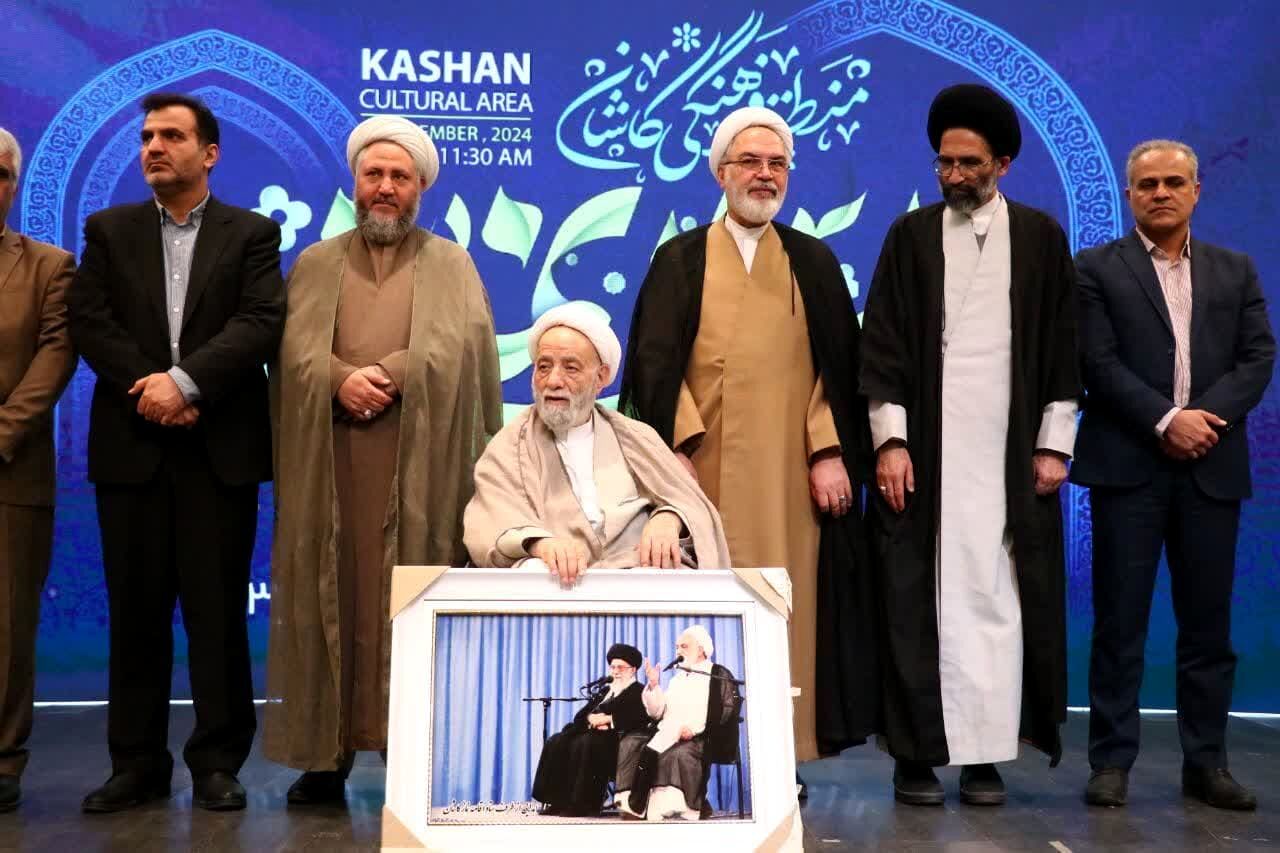 اولین اجلاس نماز با عنوان نماز نسل‌نو و رسالت ما در کاشان