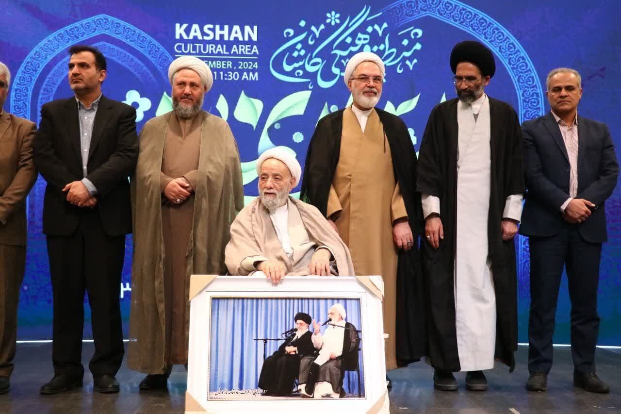 اولین اجلاس نماز با عنوان نماز نسل‌نو و رسالت ما در کاشان