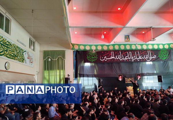 مراسم ظهر تاسوعا حسینی در مسجد شهدای گمنام 