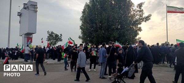 خروش حماسی مردم انقلابی بندرعباس در تجدید میثاق با رهبر جدید انقلاب اسلامی