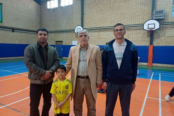 مسابقه ورزشی «روز پدر و پسری» طرح شهید خرازی در دبستان پسرانه علامه طباطبایی پیشوا